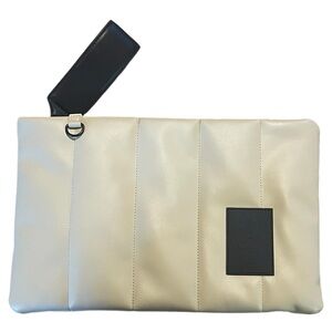 Ted Baker Off White Polyurethane Clutch/Wristlet, EUC‎